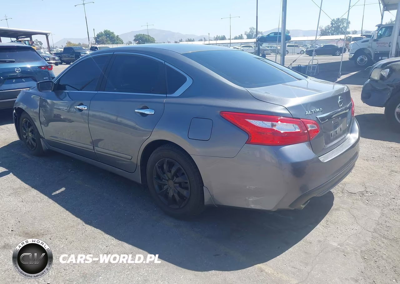 2017 Nissan Altima 2.5 S VIN:1N4AL3AP0HN312333 - 3