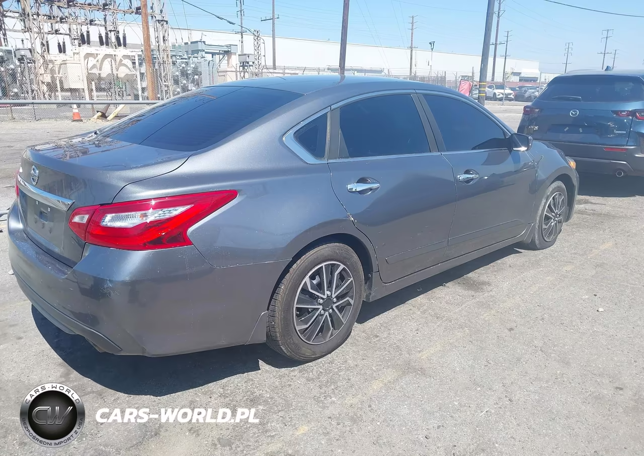 2017 Nissan Altima 2.5 S VIN:1N4AL3AP0HN312333 - 4