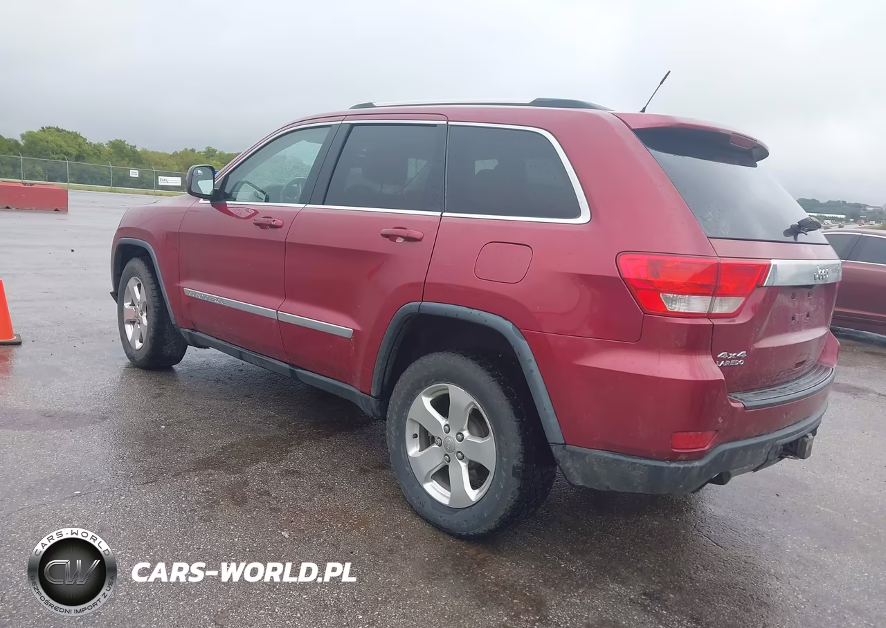 2013 Jeep Grand Cherokee Laredo VIN:1C4RJFAT7DC545780 - 3