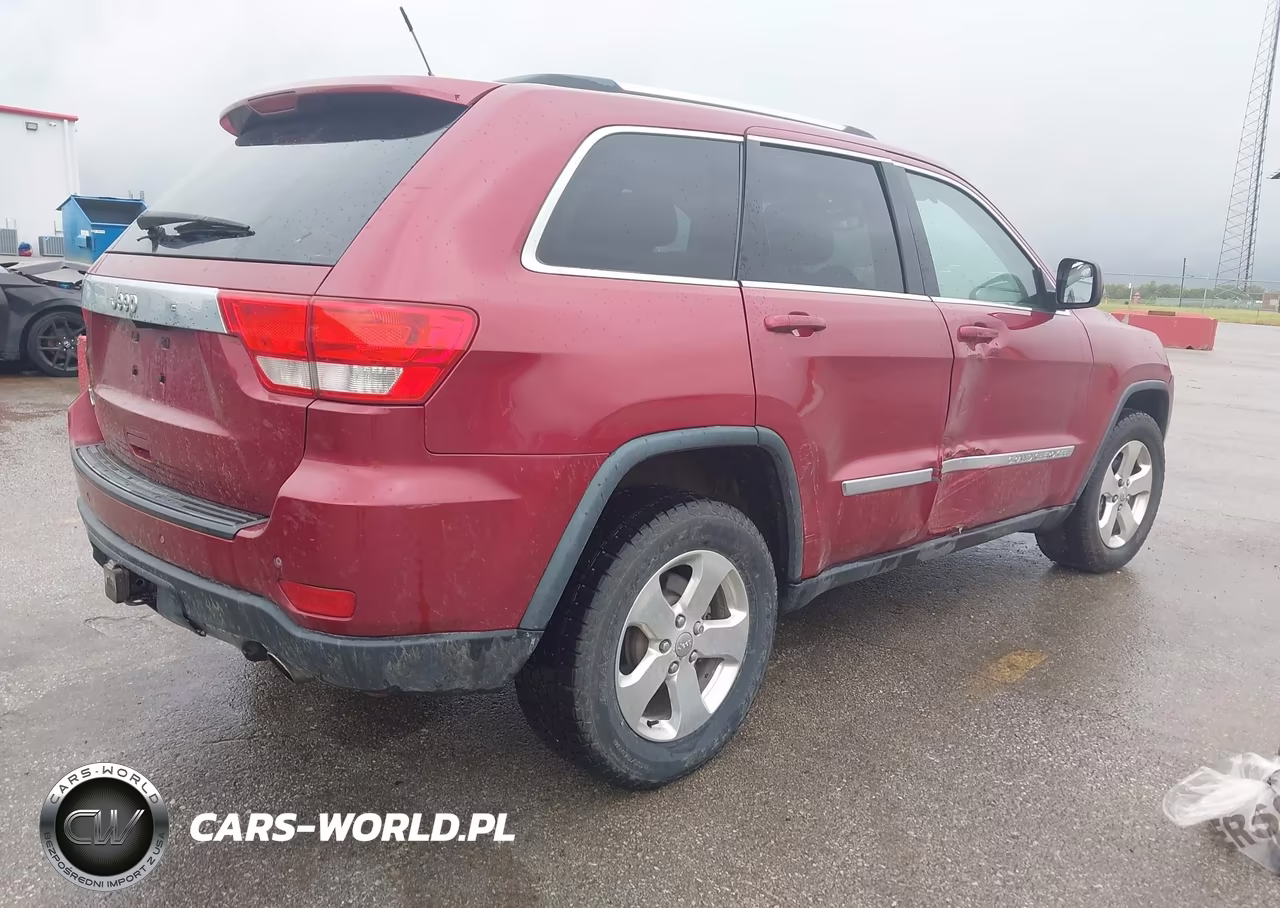 2013 Jeep Grand Cherokee Laredo VIN:1C4RJFAT7DC545780 - 4