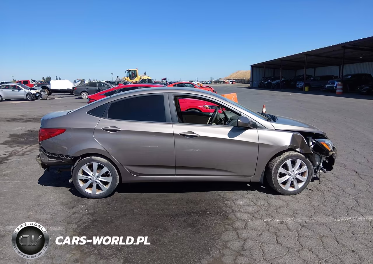 2013 Hyundai Accent Gls VIN:KMHCU4AE6DU580643 - 15
