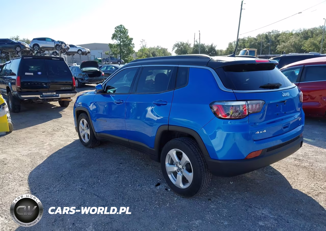 2018 Jeep Compass Latitude 4X4 VIN:3C4NJDBB5JT202569 - 3