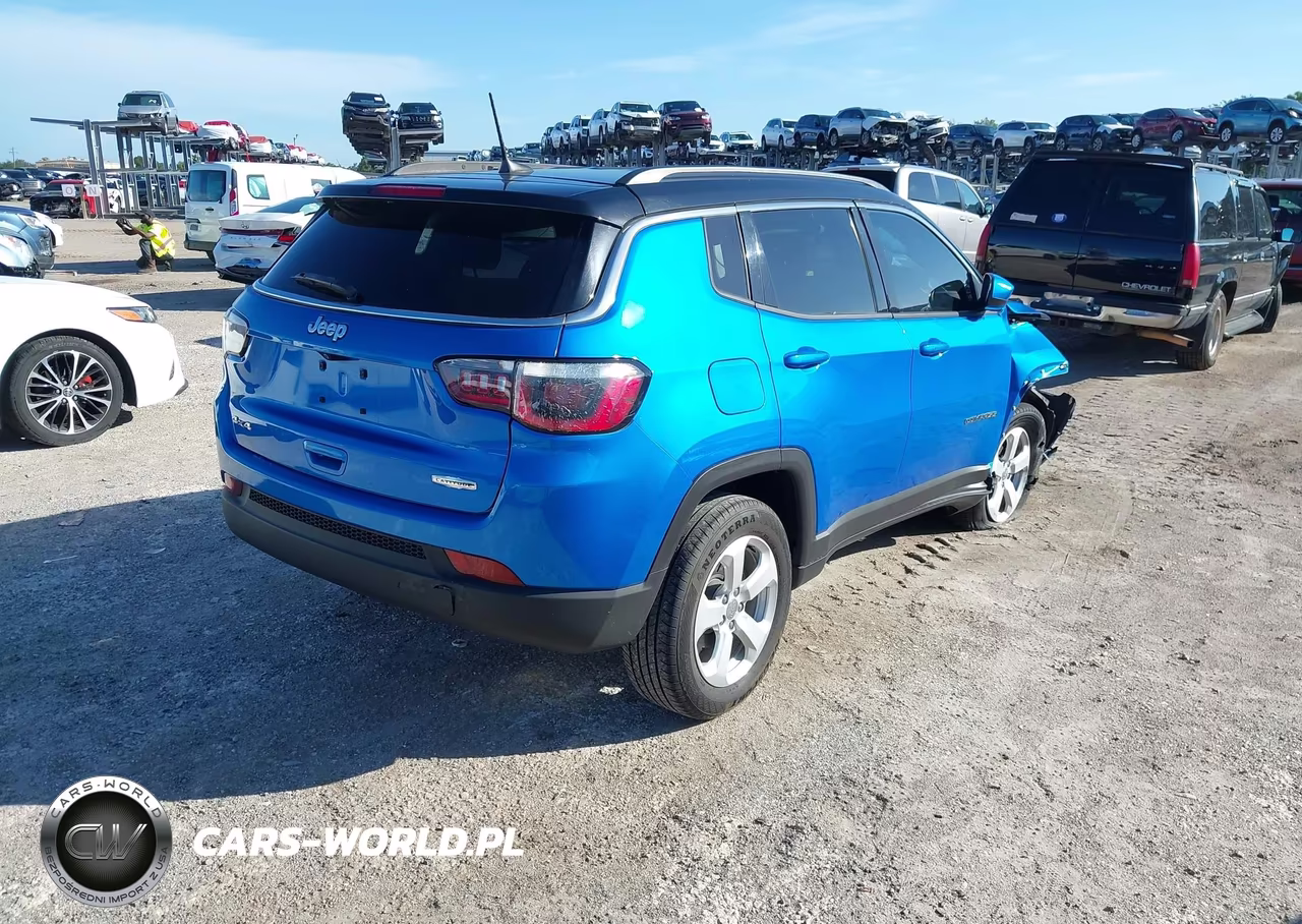 2018 Jeep Compass Latitude 4X4 VIN:3C4NJDBB5JT202569 - 4