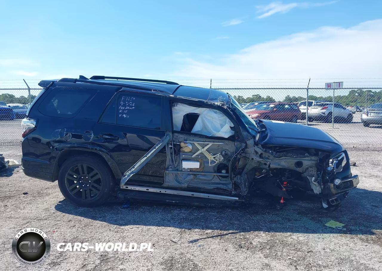 2021 Toyota 4Runner Nightshade Special Edition VIN:JTECU5JR0M5246420 - 12