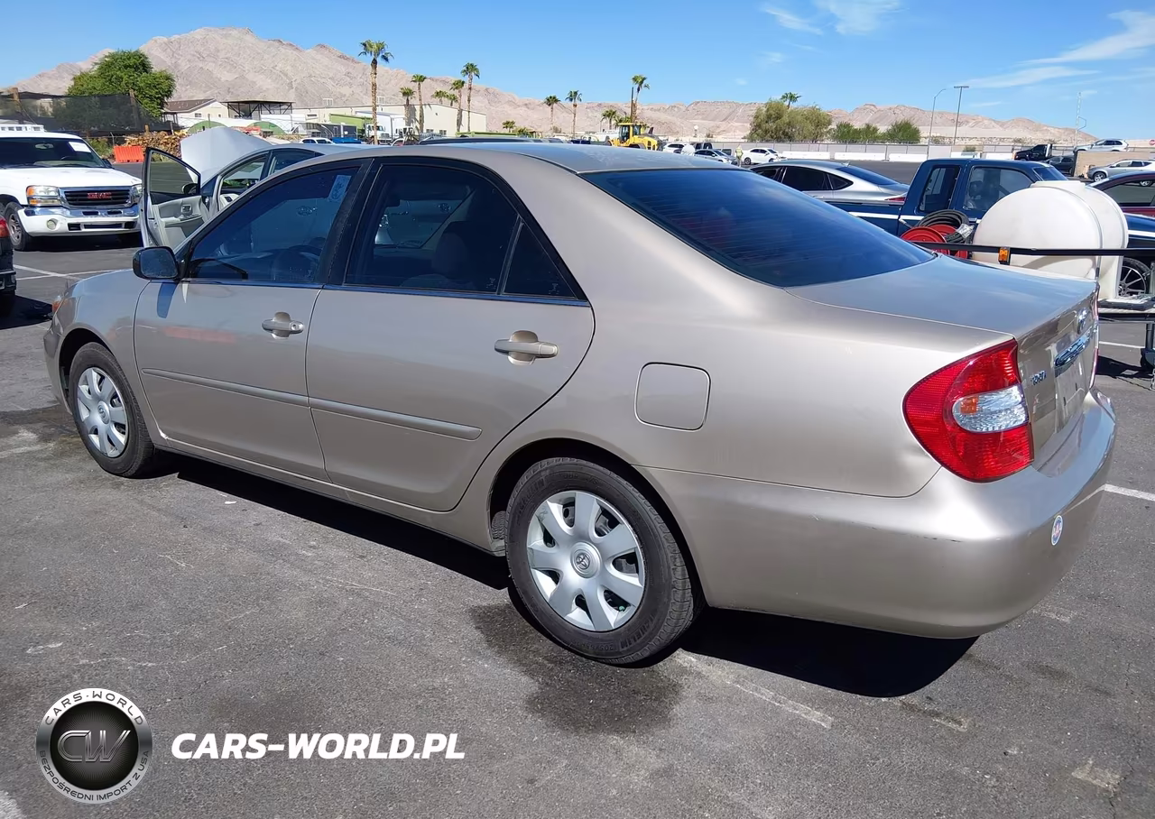 2003 Toyota Camry Le VIN:4T1BE32KX3U192658 - 3
