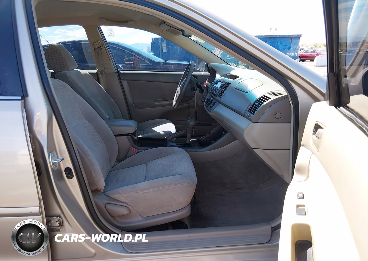 2003 Toyota Camry Le VIN:4T1BE32KX3U192658 - 5