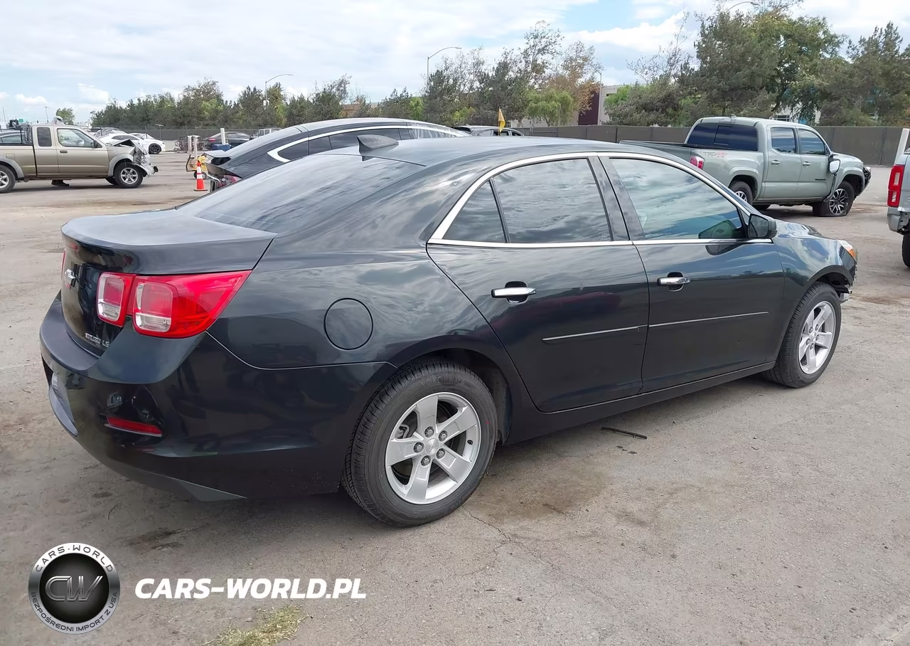 2015 Chevrolet Malibu Ls VIN:1G11B5SLXFF171100 - 4