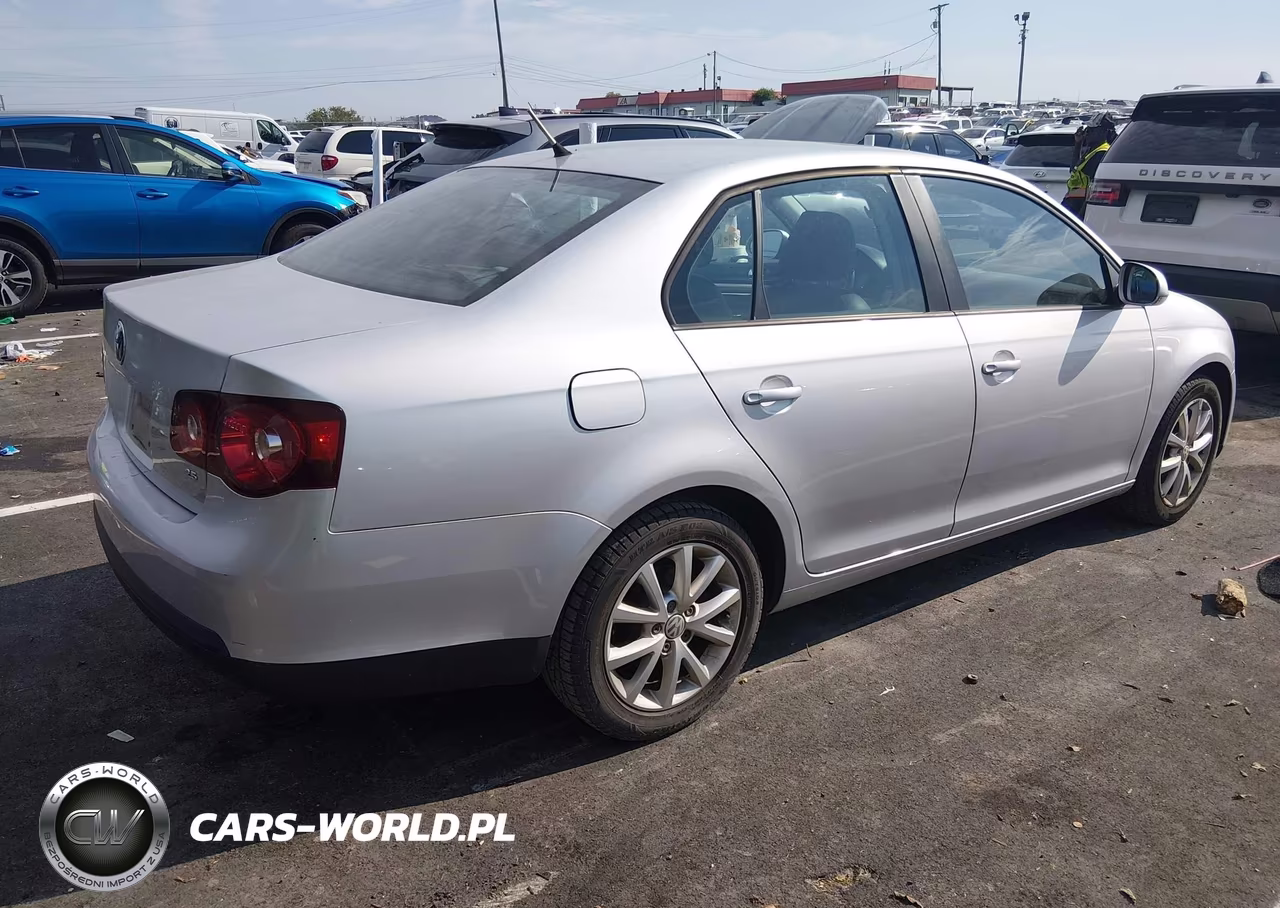 2010 Volkswagen Jetta Limited Edition VIN:3VWRX7AJ4AM094060 - 4