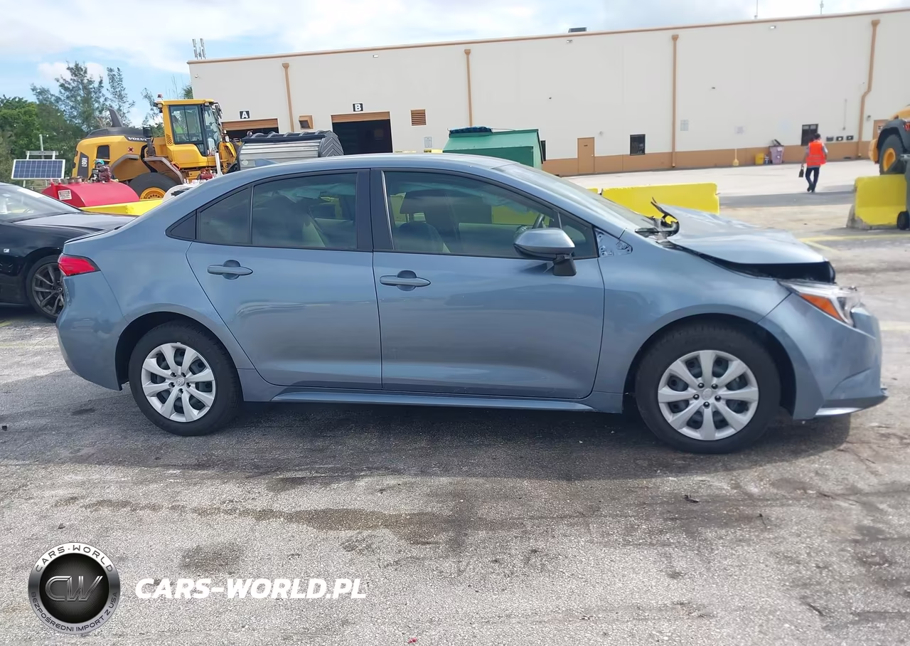 2026 Toyota Corolla Hybrid Hybrid Le VIN:JTDBCMFE3T3143876 - 13
