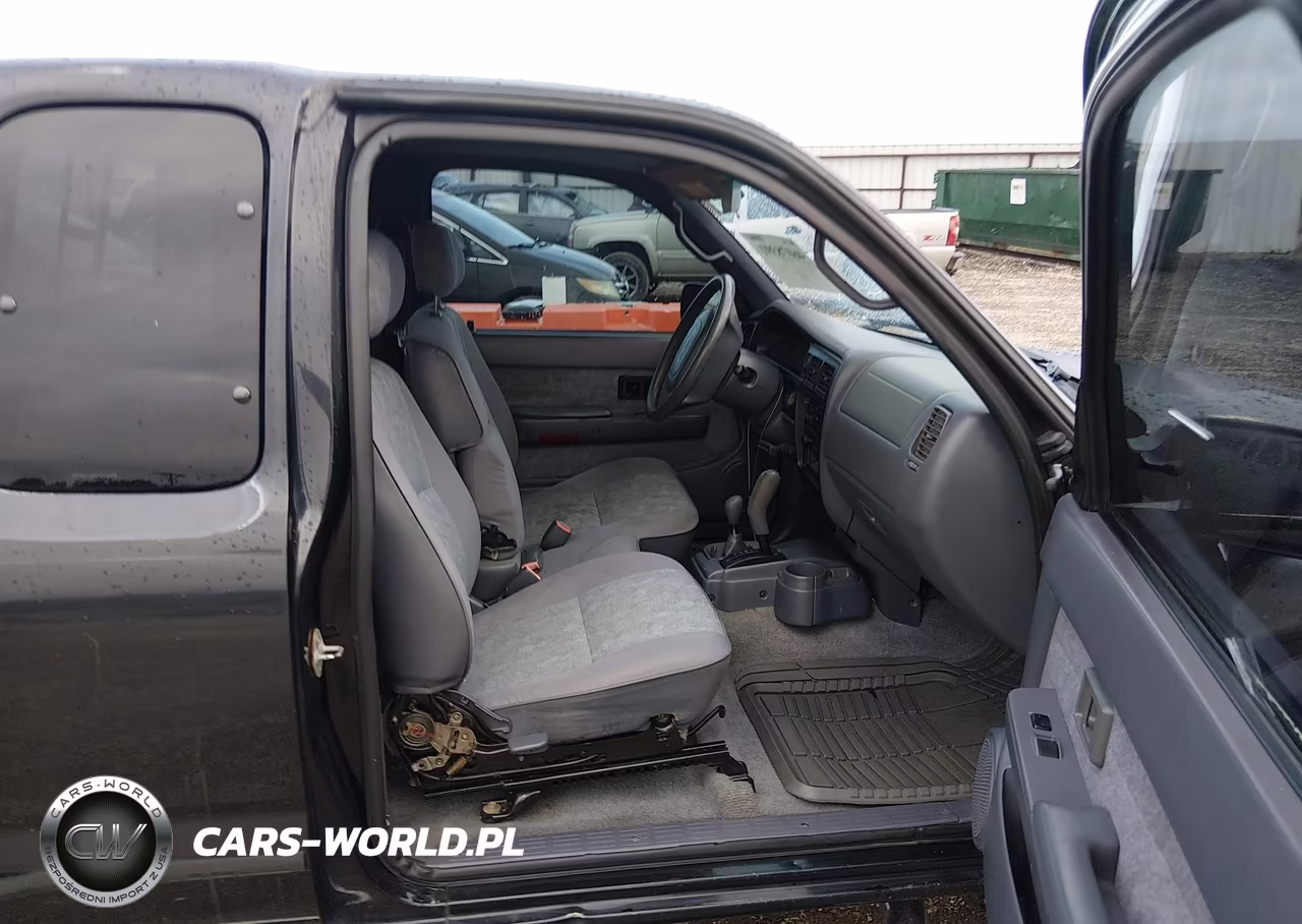 2000 Toyota Tacoma Base V6 VIN:5TEWN72N2YZ713085 - 5
