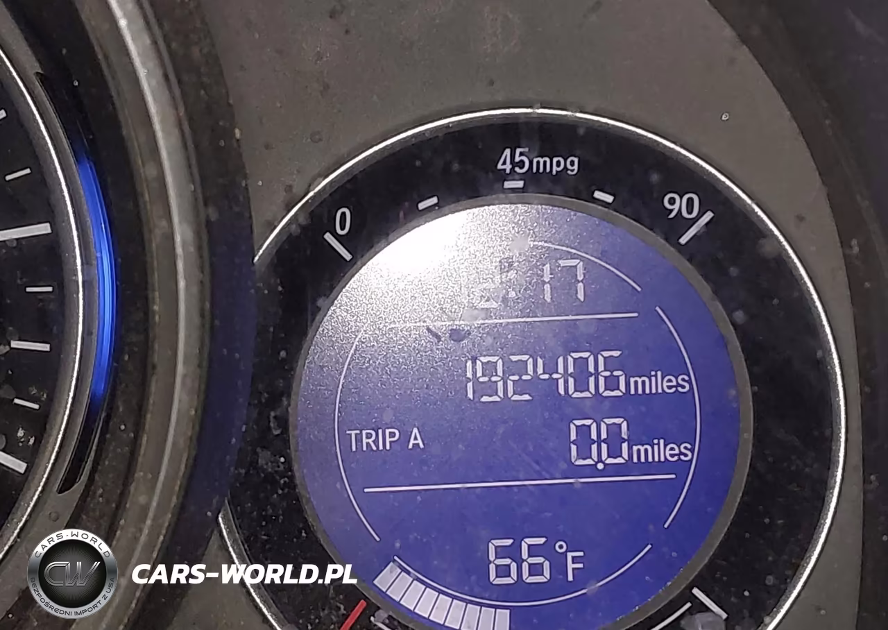 2015 Honda Fit Lx VIN:3HGGK5G5XFM747832 - 15