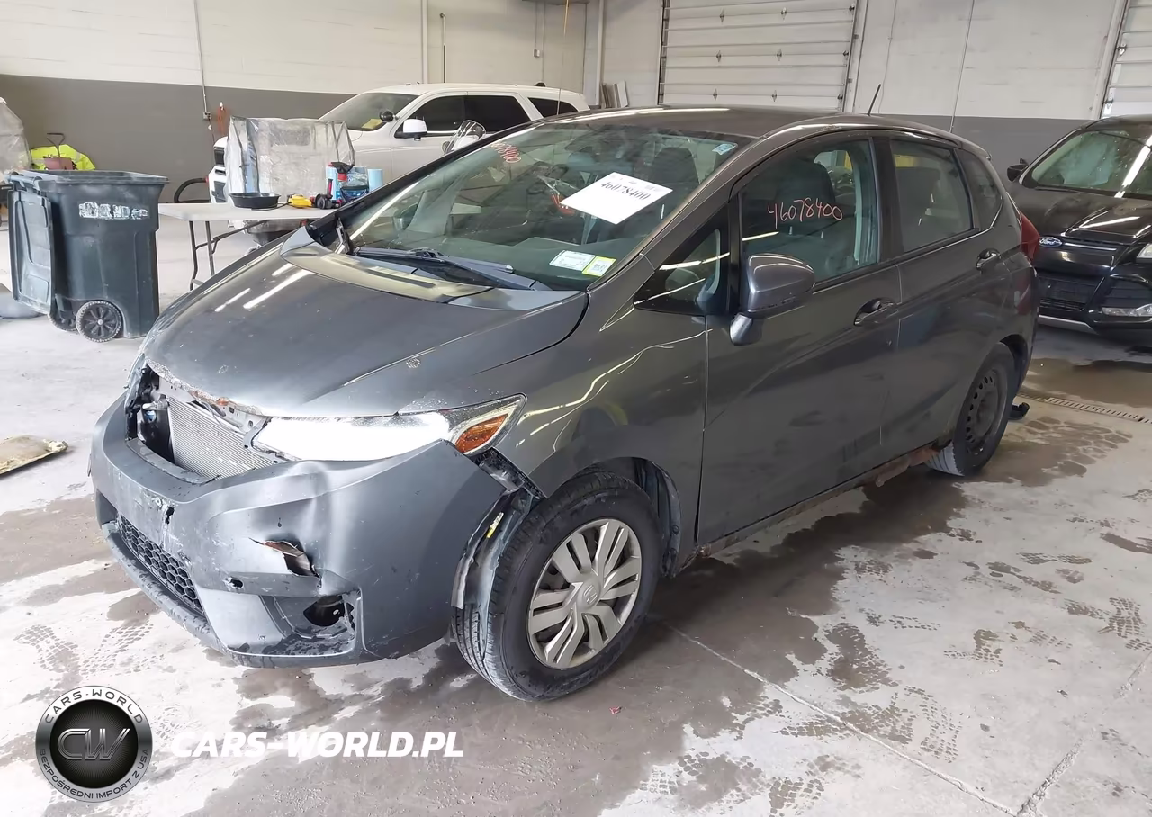 2015 Honda Fit Lx VIN:3HGGK5G5XFM747832 - 2