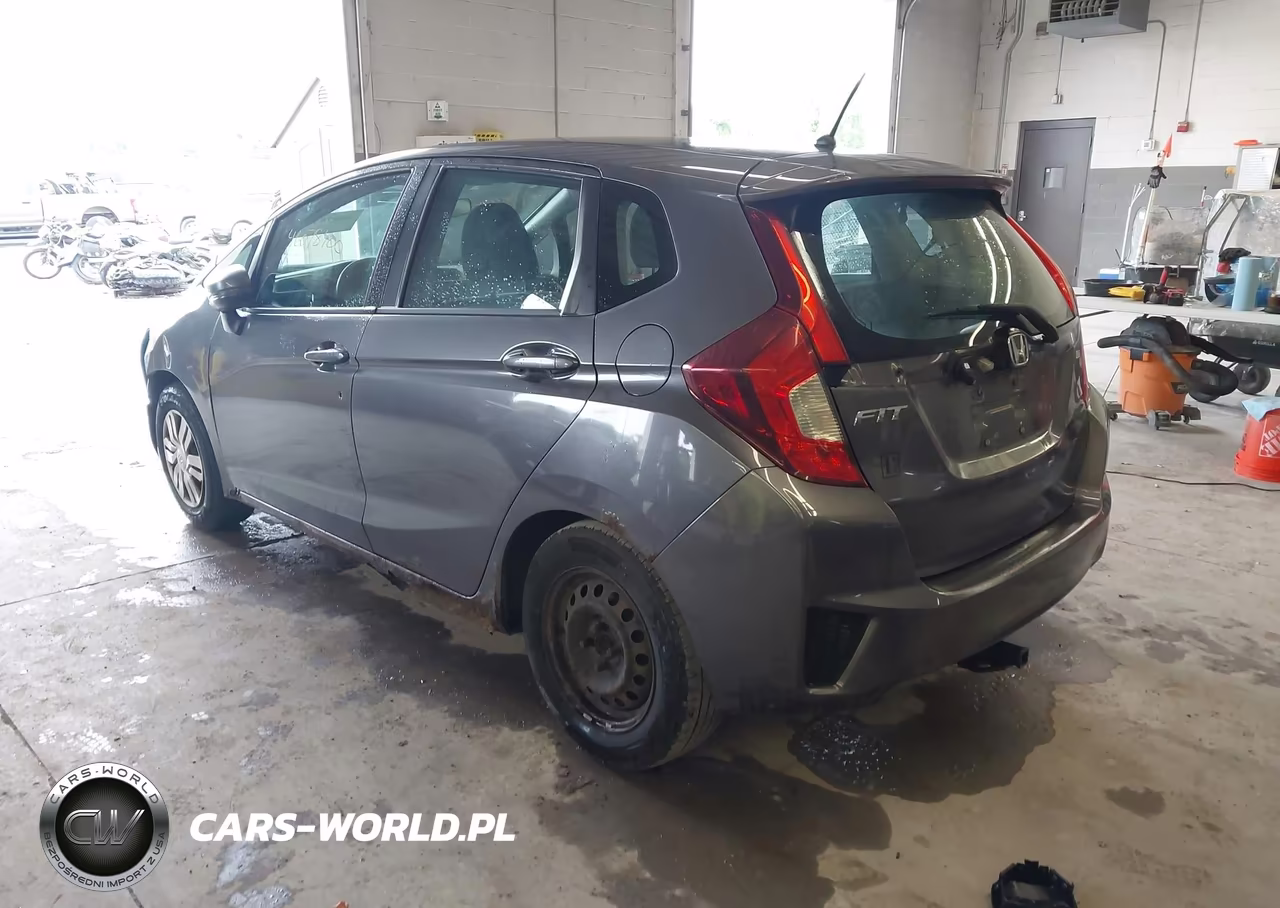 2015 Honda Fit Lx VIN:3HGGK5G5XFM747832 - 3