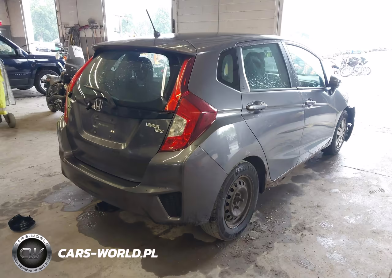 2015 Honda Fit Lx VIN:3HGGK5G5XFM747832 - 4