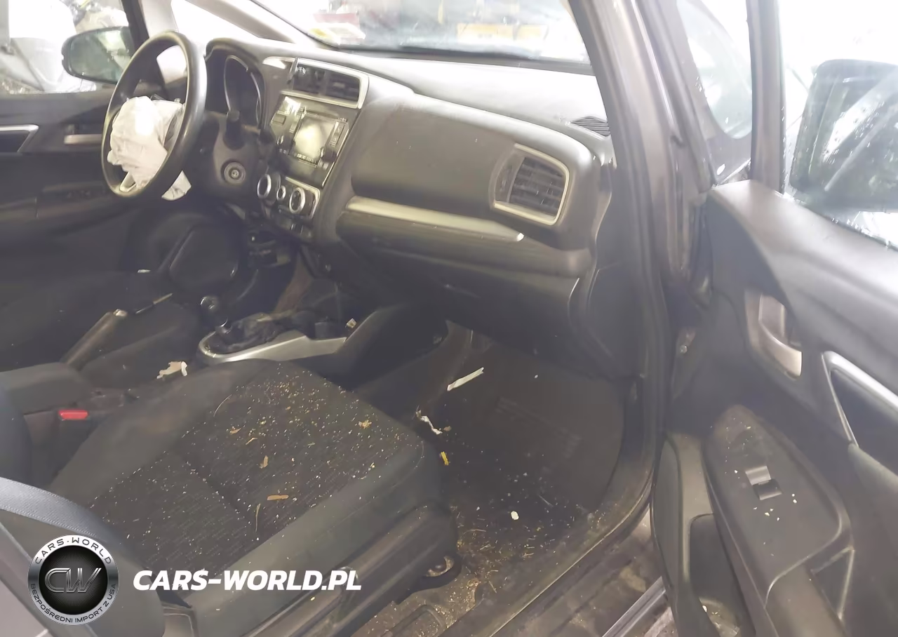 2015 Honda Fit Lx VIN:3HGGK5G5XFM747832 - 5