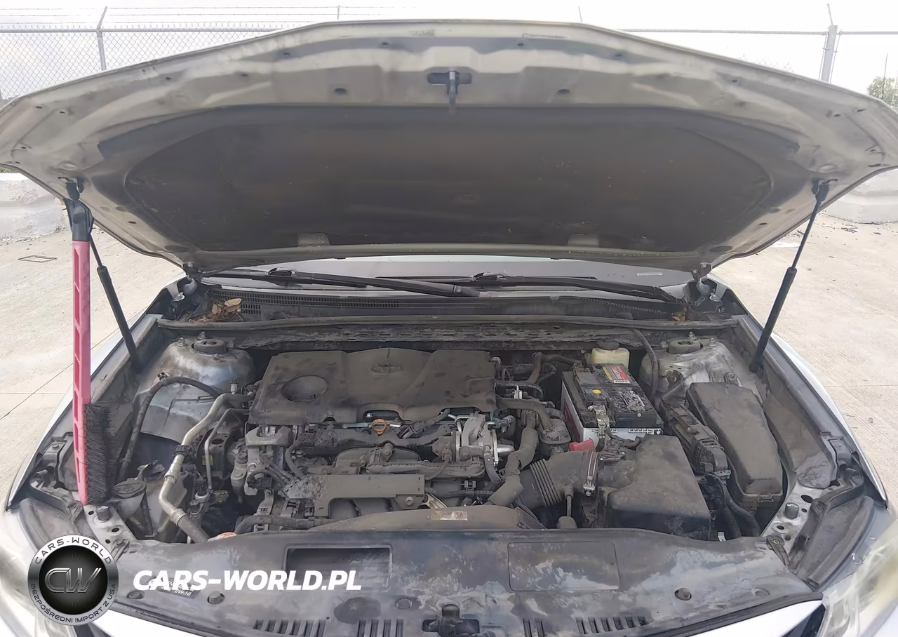 2018 Toyota Camry Le VIN:4T1B11HK5JU570759 - 10