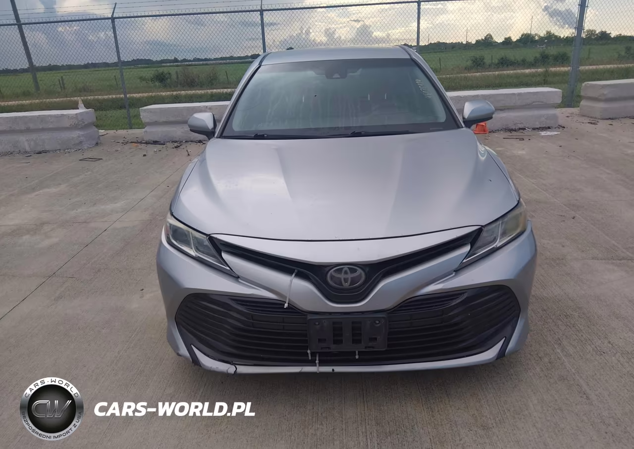 2018 Toyota Camry Le VIN:4T1B11HK5JU570759 - 12