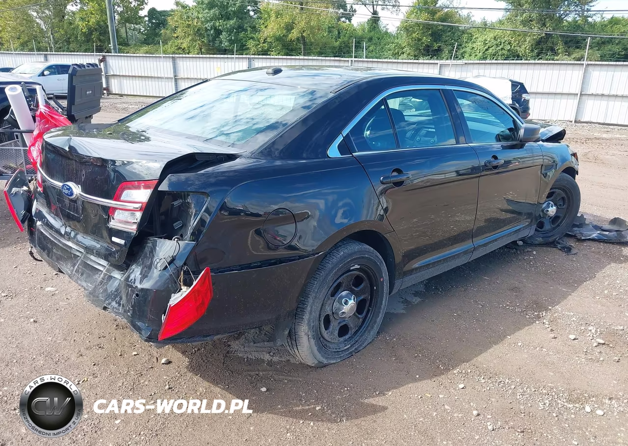 2013 Ford Police Interceptor VIN:1FAHP2M85DG158122 - 4