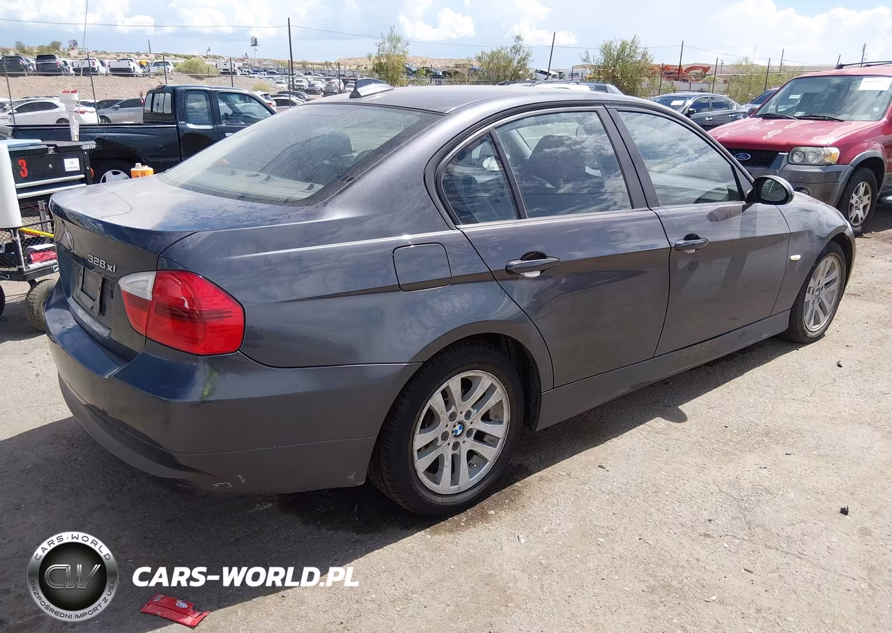 2007 BMW 328Xi VIN:WBAVC73527KP34812 - 4