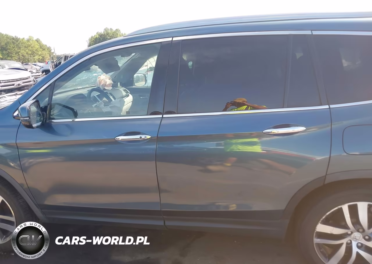 2017 Honda Pilot Elite VIN:5FNYF6H07HB066910 - 14