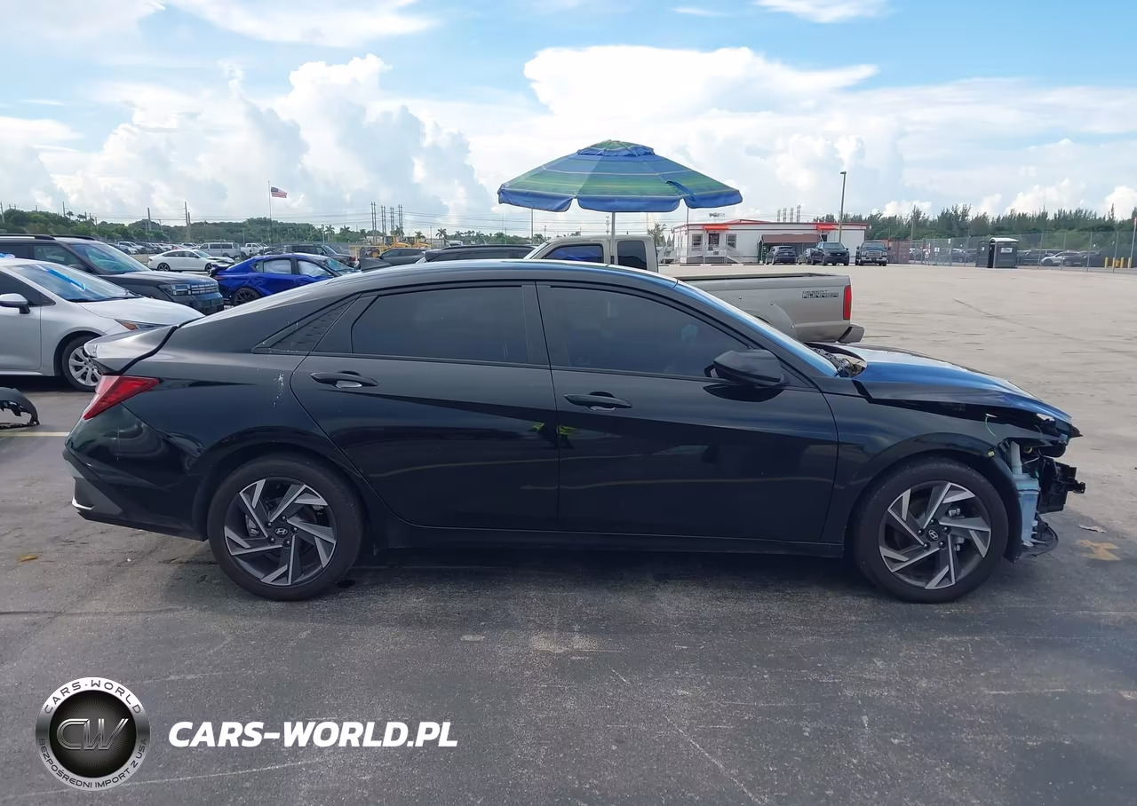 2025 Hyundai Elantra Sel Sport VIN:KMHLM4DGXSU998777 - 14