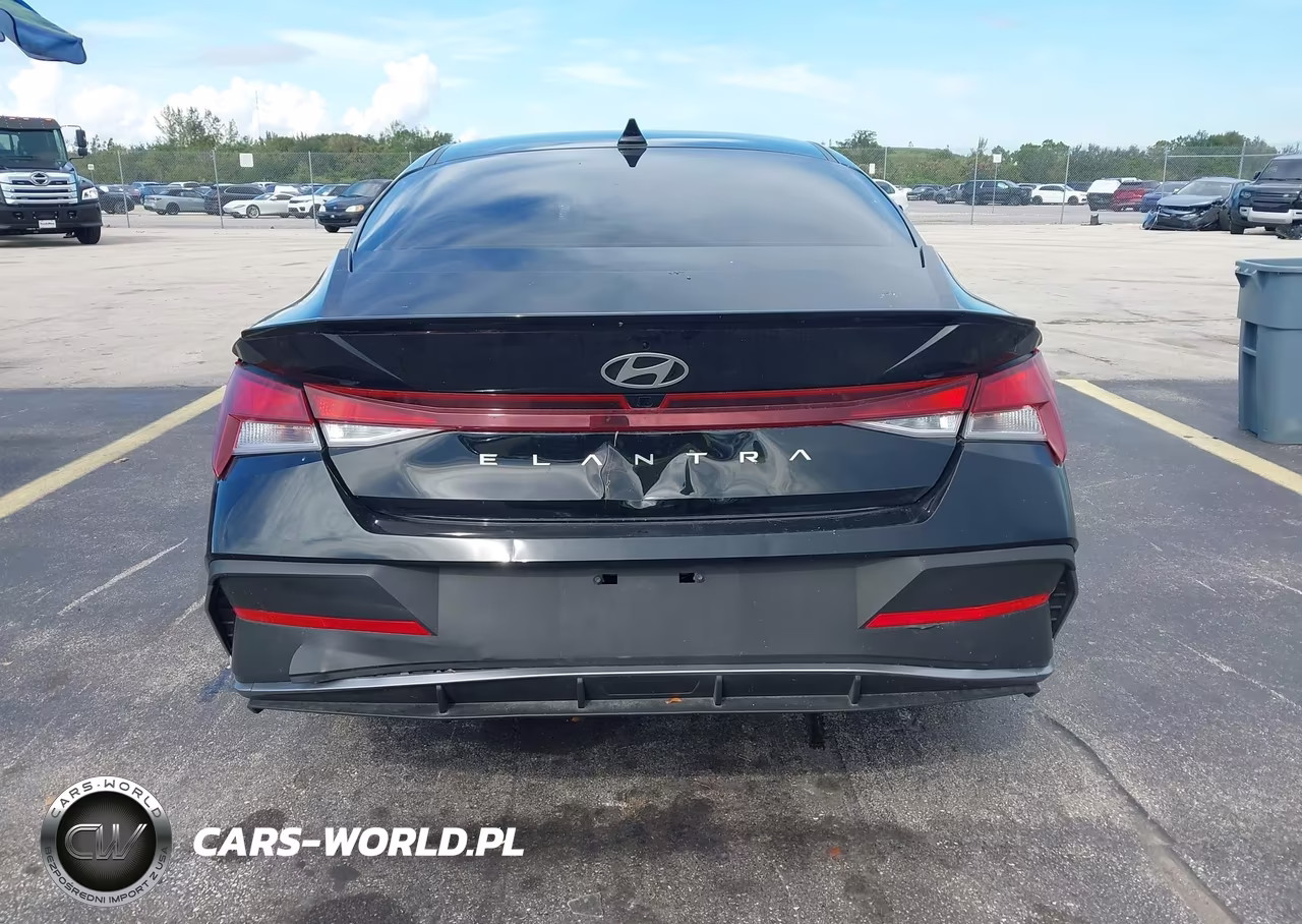 2025 Hyundai Elantra Sel Sport VIN:KMHLM4DGXSU998777 - 17