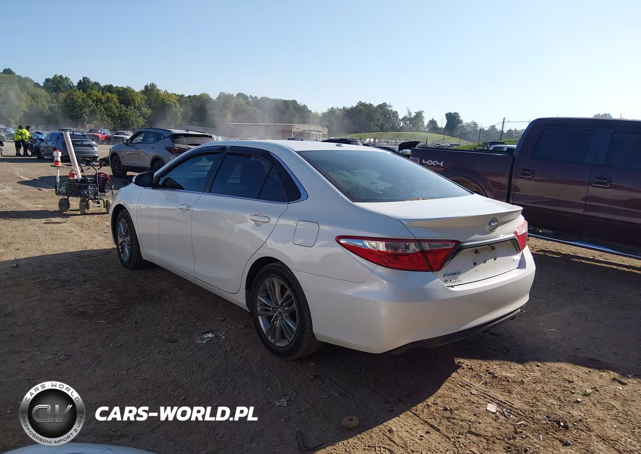 2016 Toyota Camry Se VIN:4T1BF1FK7GU125176 - 3