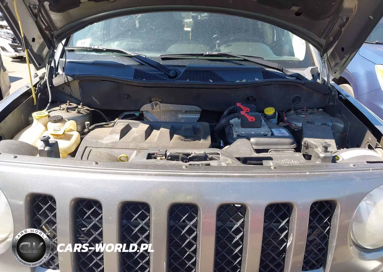 2012 Jeep Patriot Latitude VIN:1C4NJRFB7CD570087 - 10