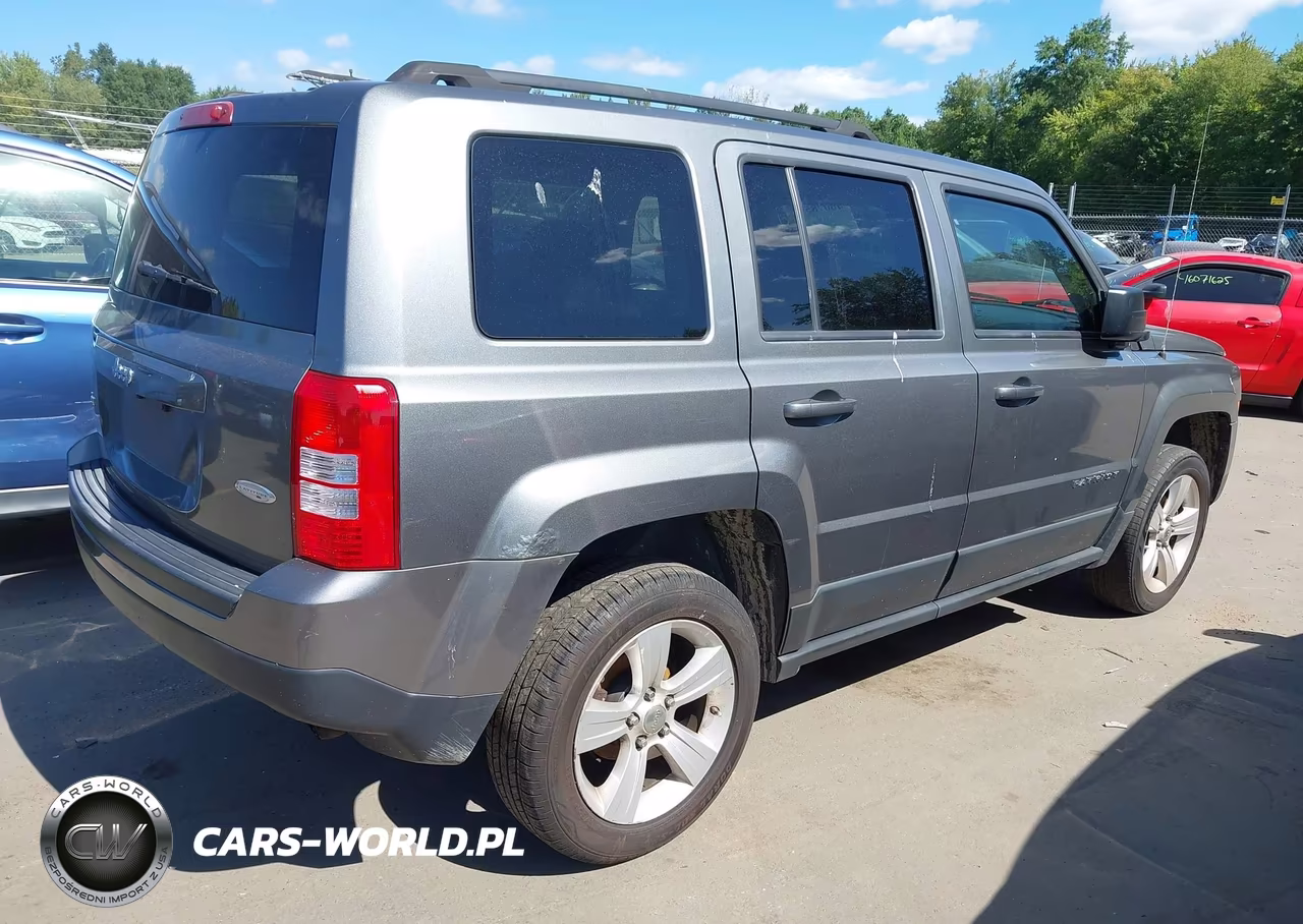 2012 Jeep Patriot Latitude VIN:1C4NJRFB7CD570087 - 4