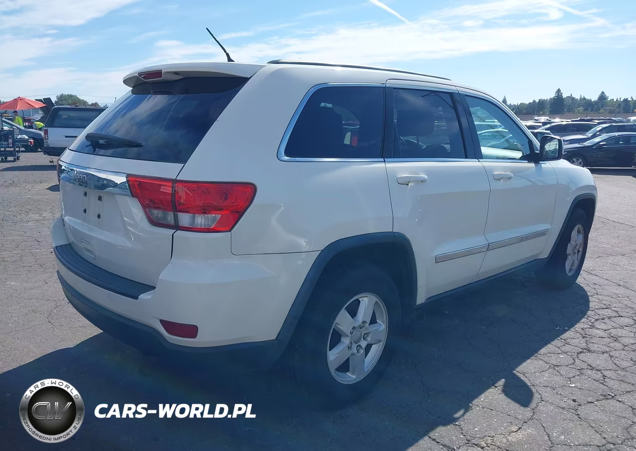 2012 Jeep Grand Cherokee Laredo VIN:1C4RJFAG2CC297813 - 4