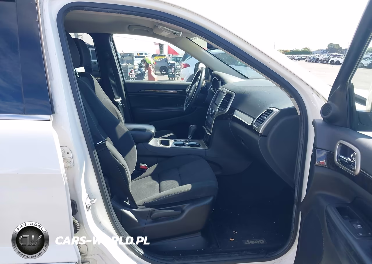 2012 Jeep Grand Cherokee Laredo VIN:1C4RJFAG2CC297813 - 5