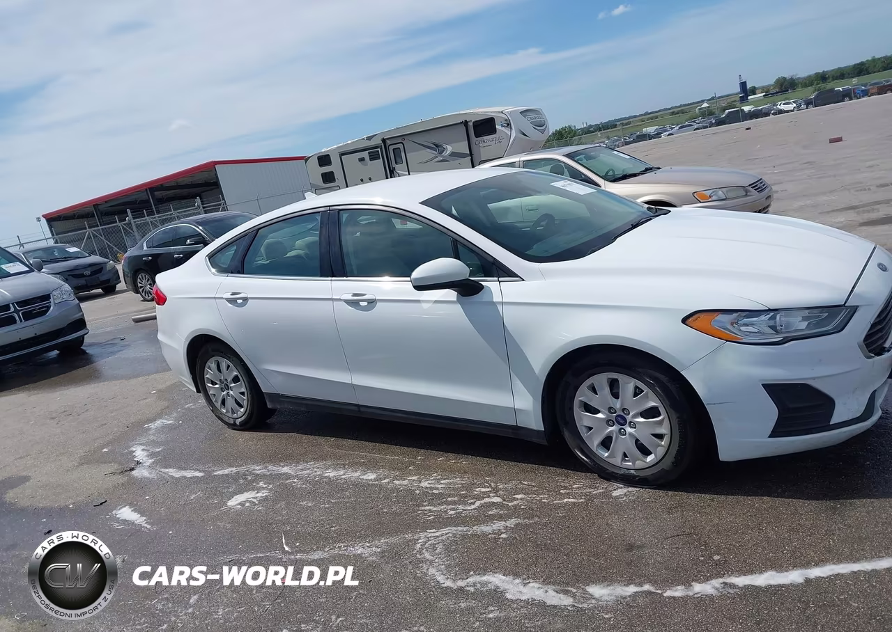 2020 Ford Fusion S VIN:3FA6P0G71LR126712 - 13