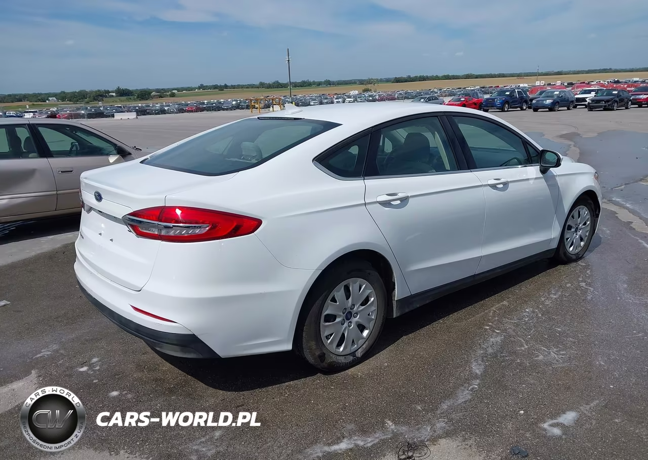 2020 Ford Fusion S VIN:3FA6P0G71LR126712 - 4