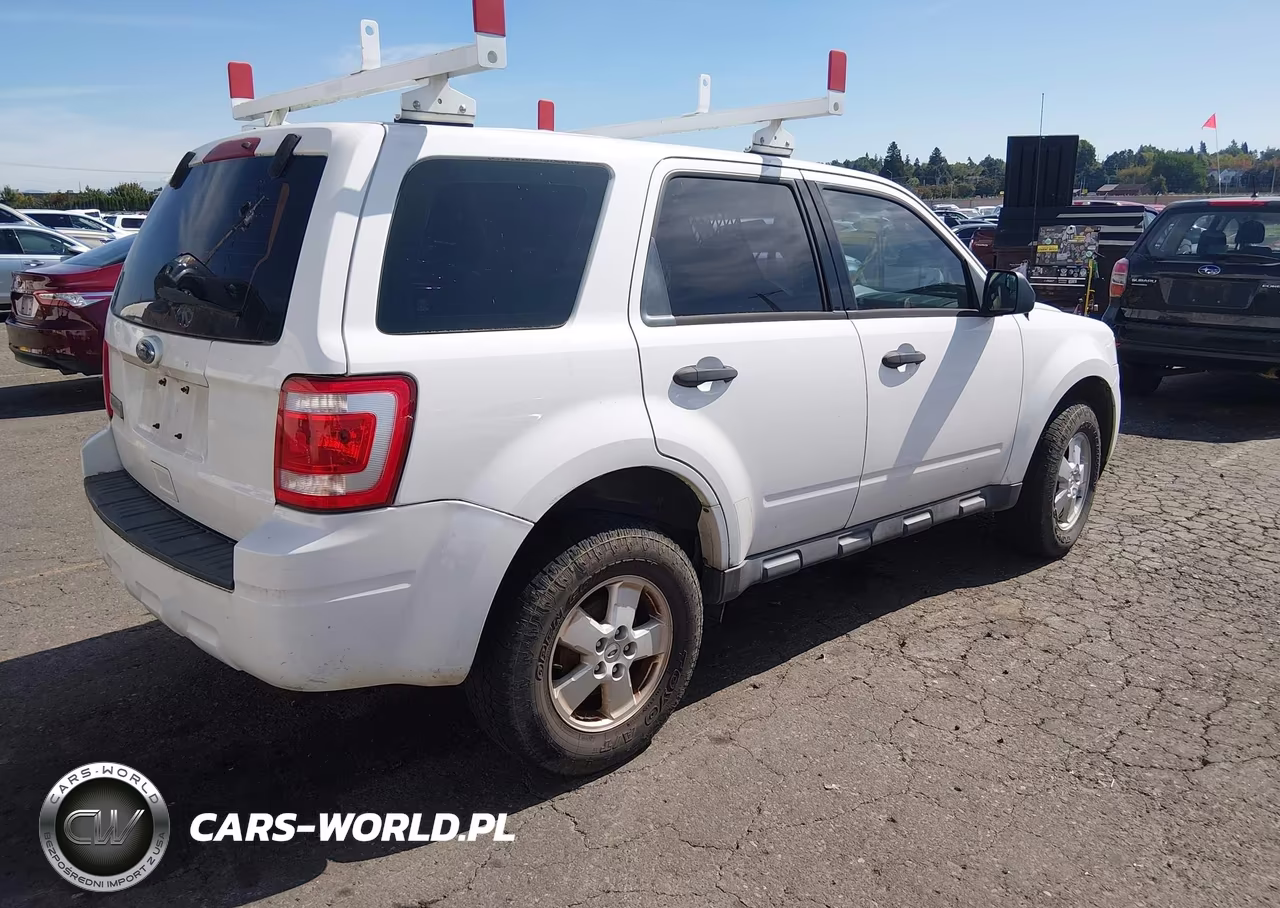 2011 Ford Escape Xls VIN:1FMCU9C72BKC31256 - 4
