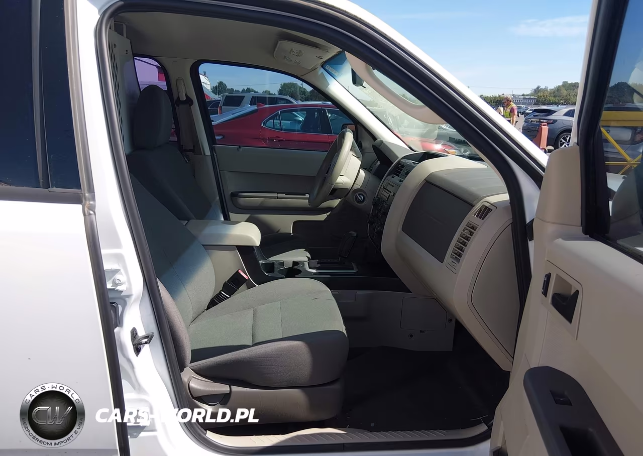 2011 Ford Escape Xls VIN:1FMCU9C72BKC31256 - 5