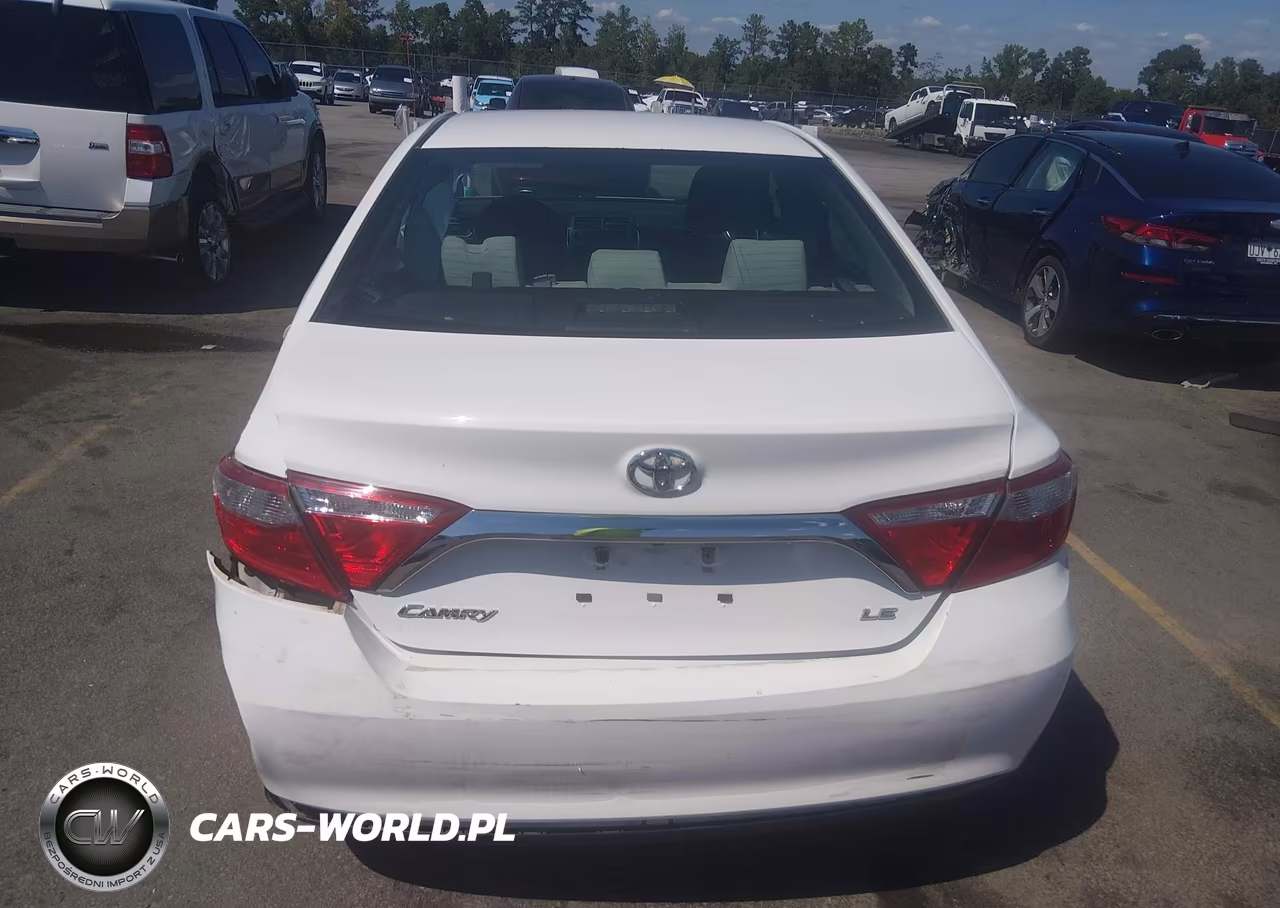 2015 Toyota Camry Le VIN:4T1BF1FK4FU892546 - 16