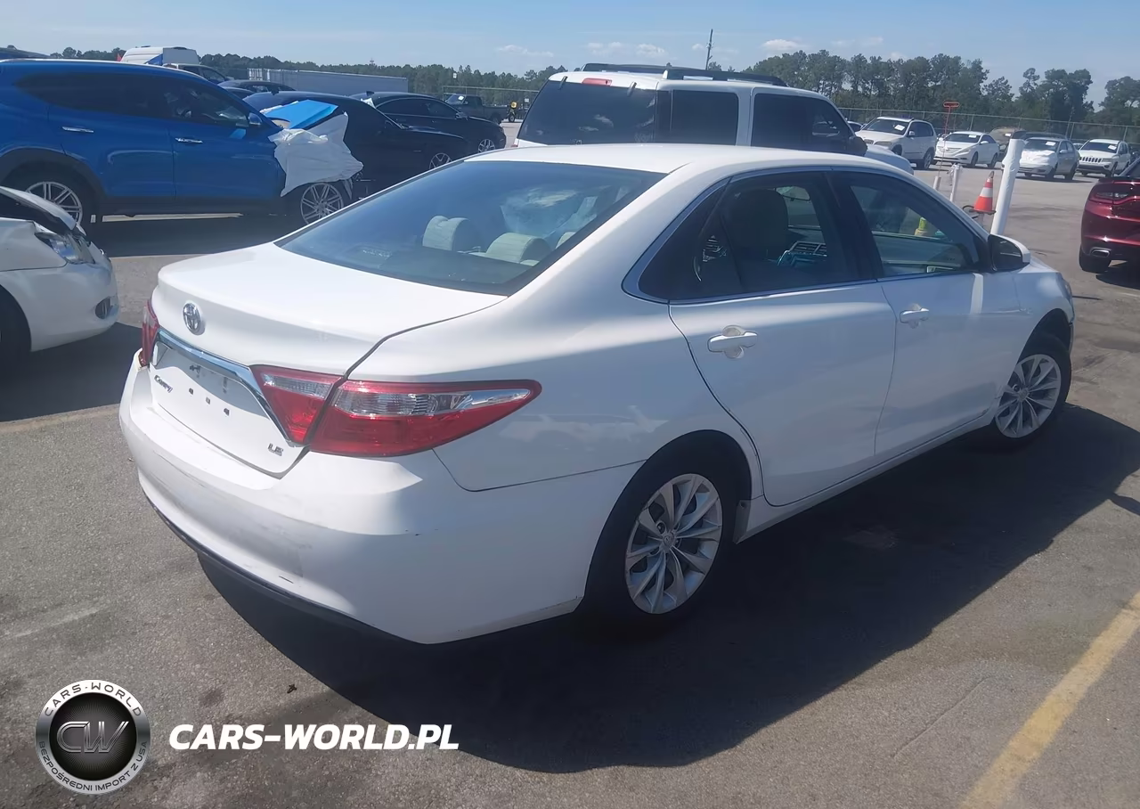 2015 Toyota Camry Le VIN:4T1BF1FK4FU892546 - 4