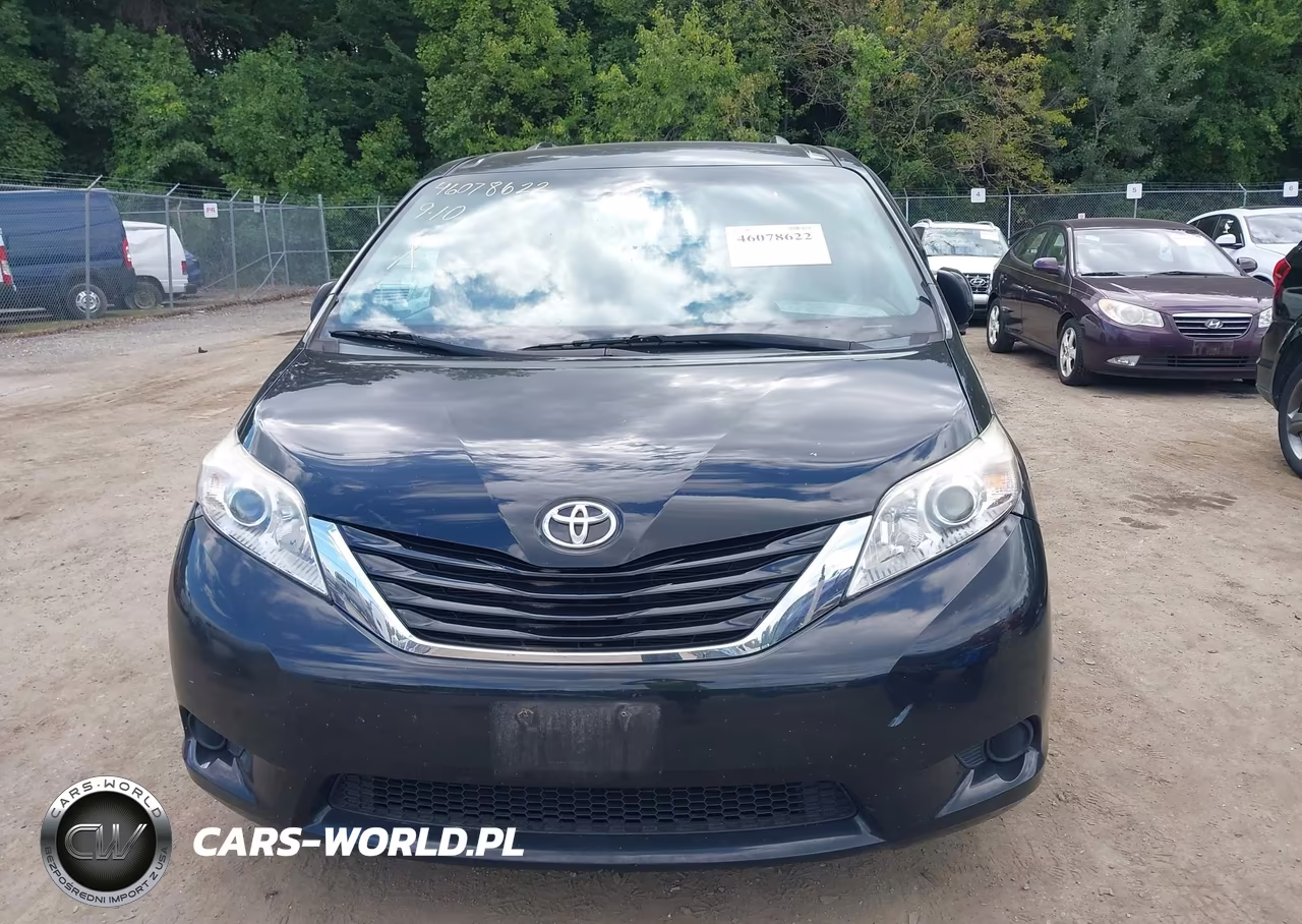2015 Toyota Sienna Le 8 Passenger VIN:5TDKK3DC9FS687333 - 13