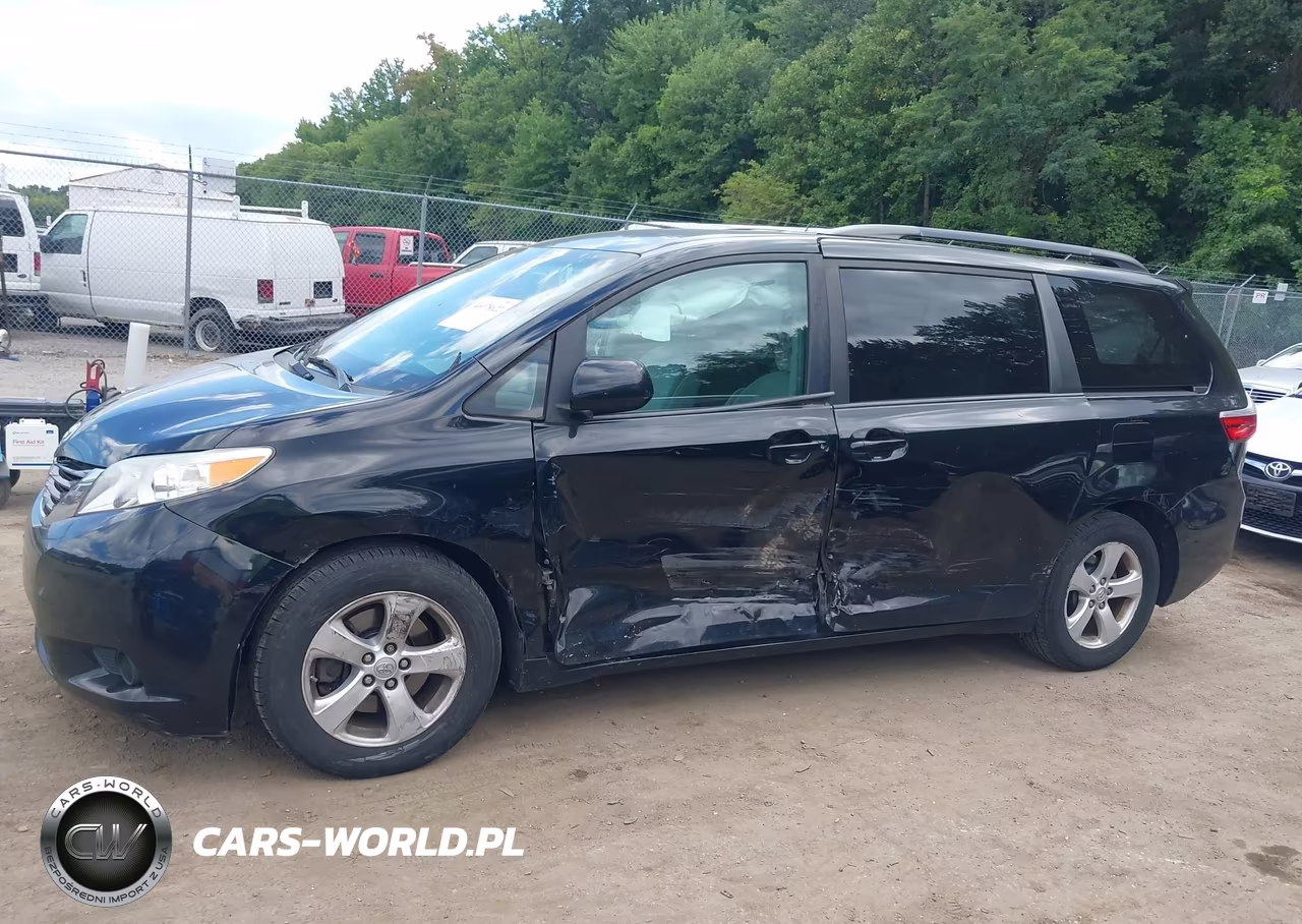 2015 Toyota Sienna Le 8 Passenger VIN:5TDKK3DC9FS687333 - 15