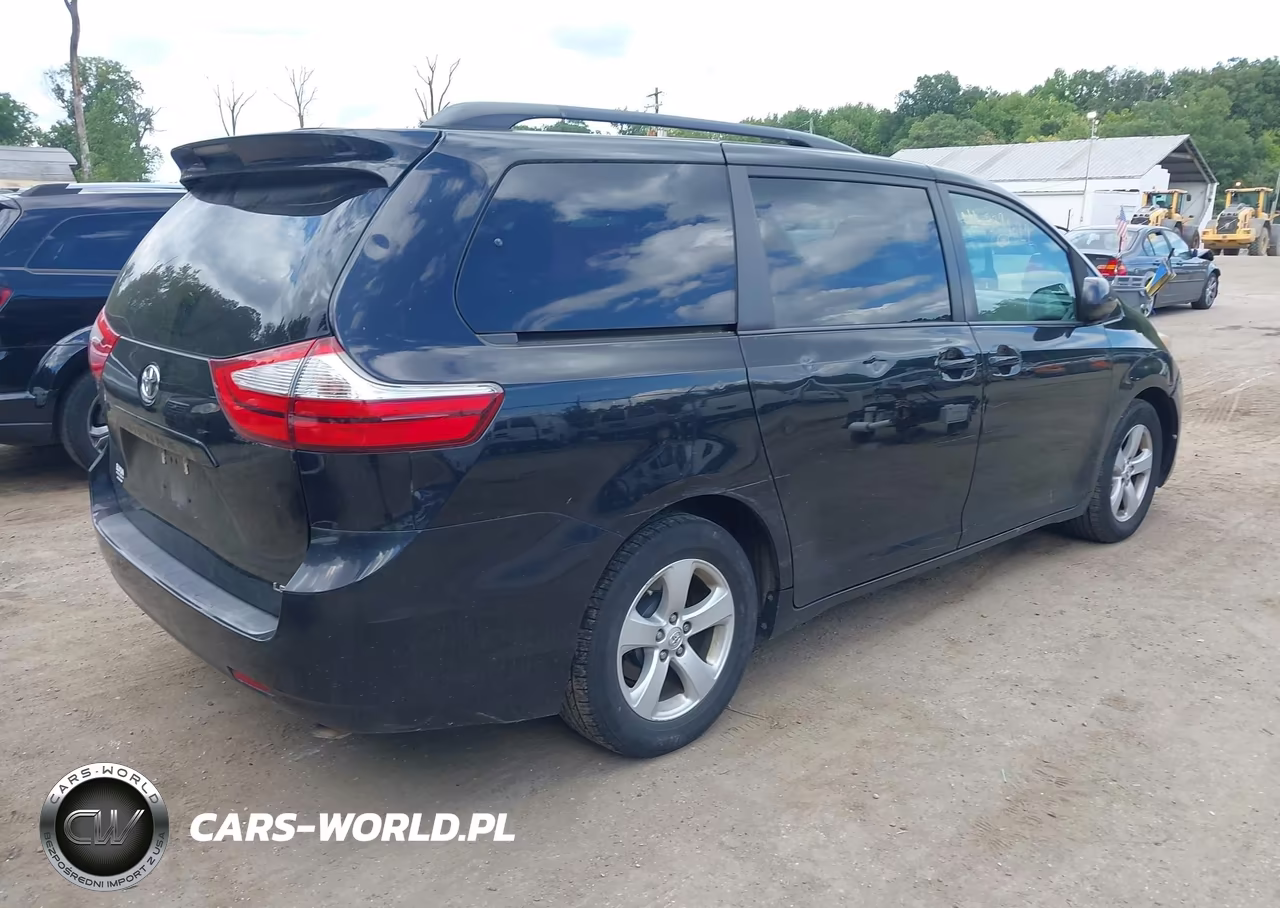 2015 Toyota Sienna Le 8 Passenger VIN:5TDKK3DC9FS687333 - 4