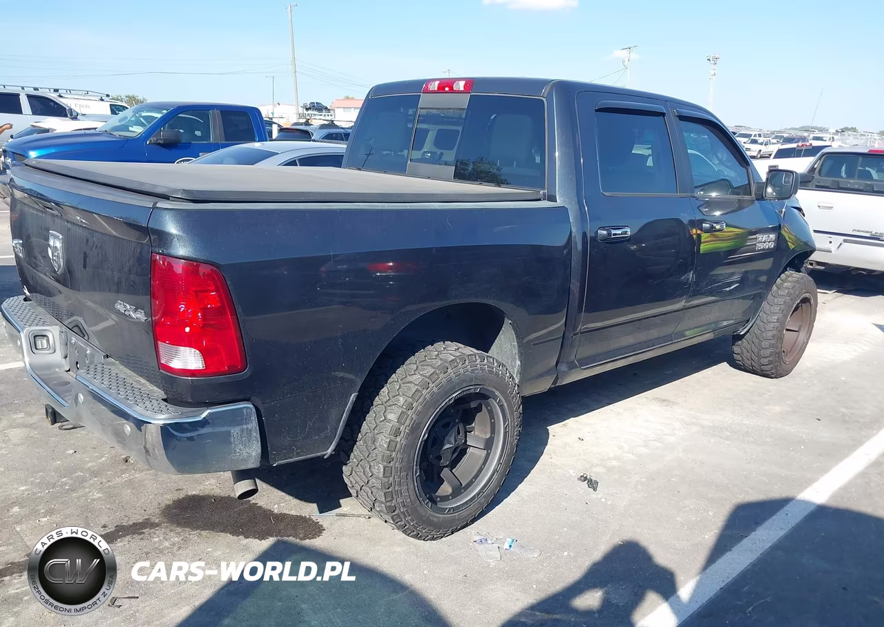 2018 Ram 1500 Big Horn 4X4 5'7 Box VIN:3C6RR7LG7JG230363 - 4