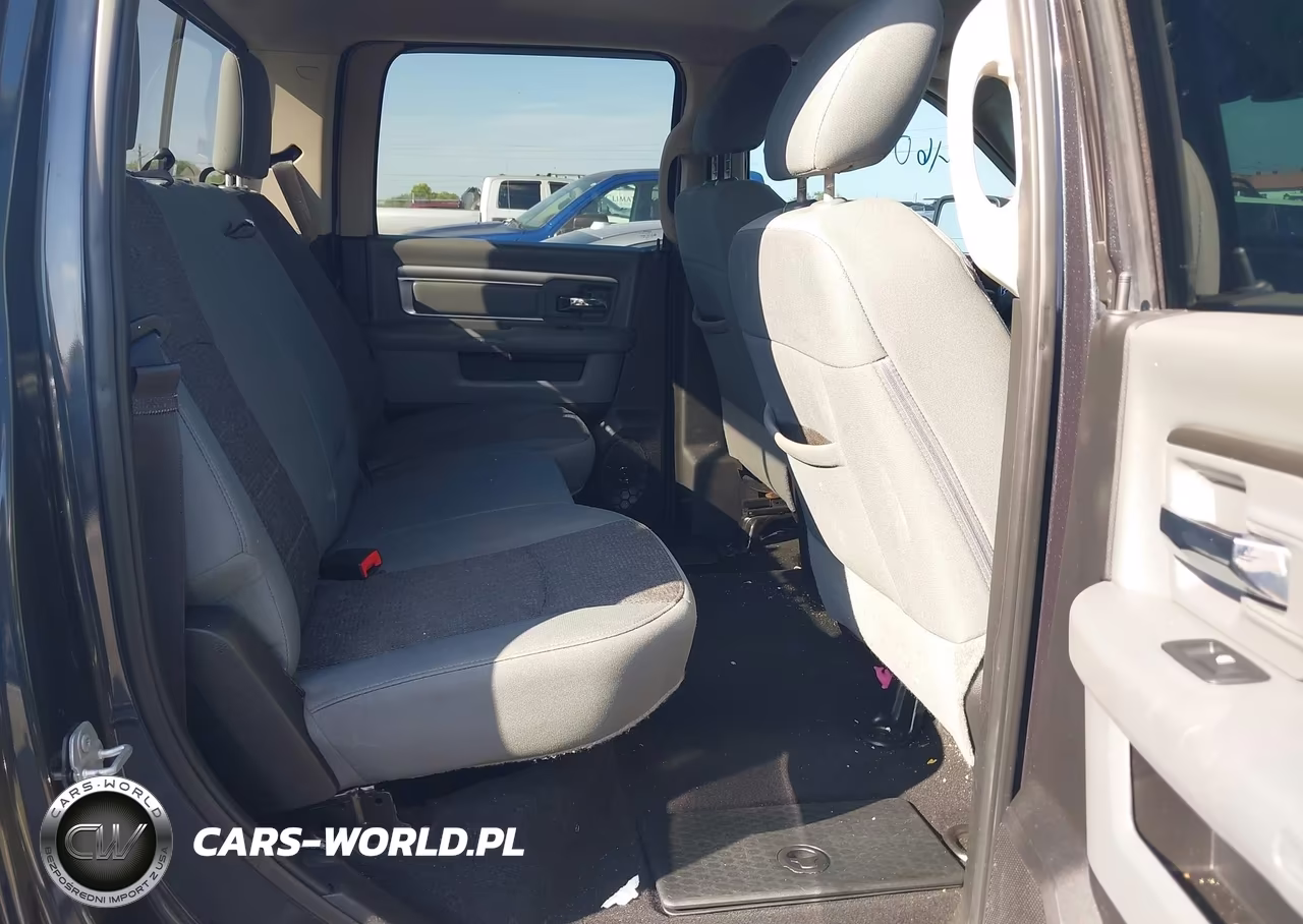 2018 Ram 1500 Big Horn 4X4 5'7 Box VIN:3C6RR7LG7JG230363 - 8