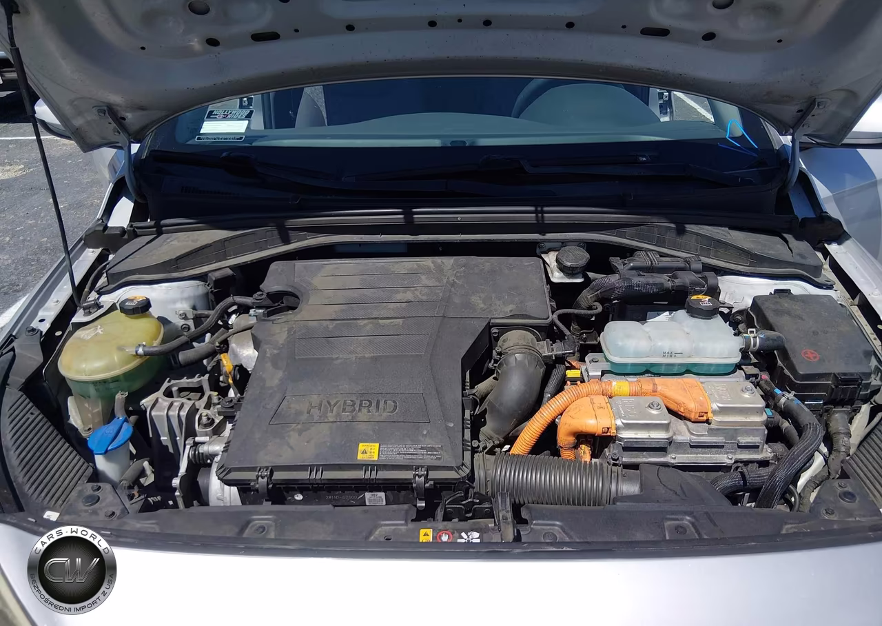 2018 Hyundai Ioniq Hybrid Blue VIN:KMHC65LC0JU060526 - 10