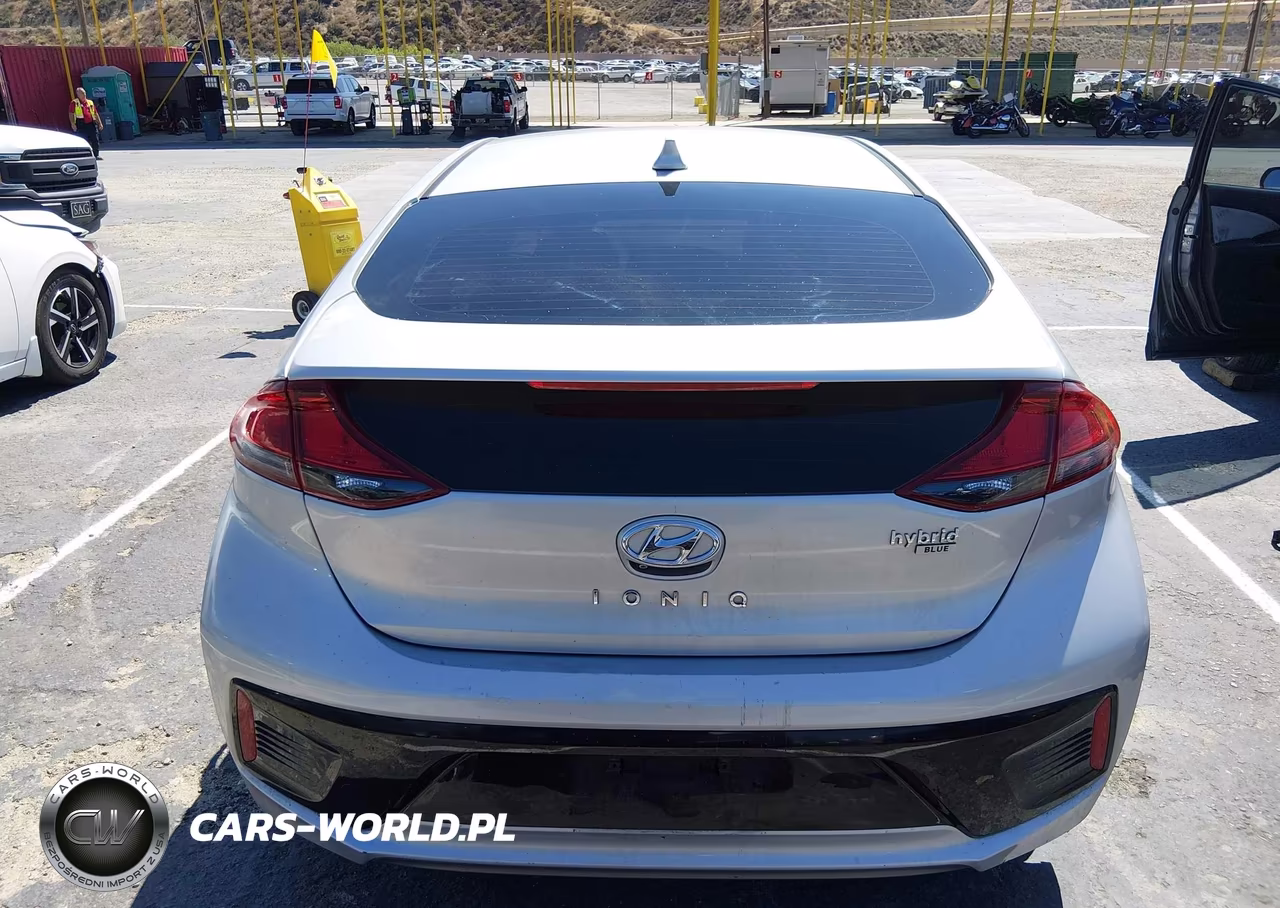 2018 Hyundai Ioniq Hybrid Blue VIN:KMHC65LC0JU060526 - 16