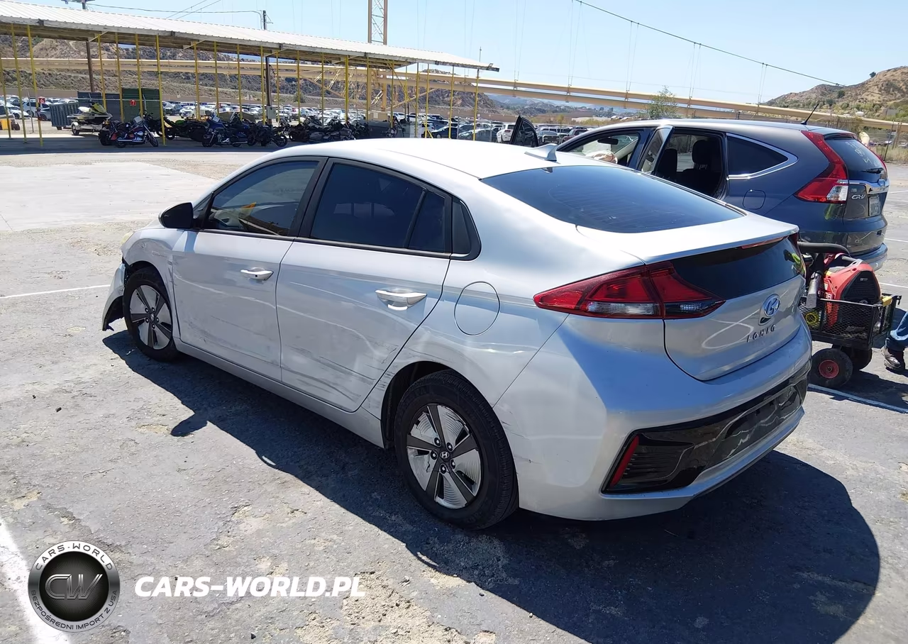 2018 Hyundai Ioniq Hybrid Blue VIN:KMHC65LC0JU060526 - 3