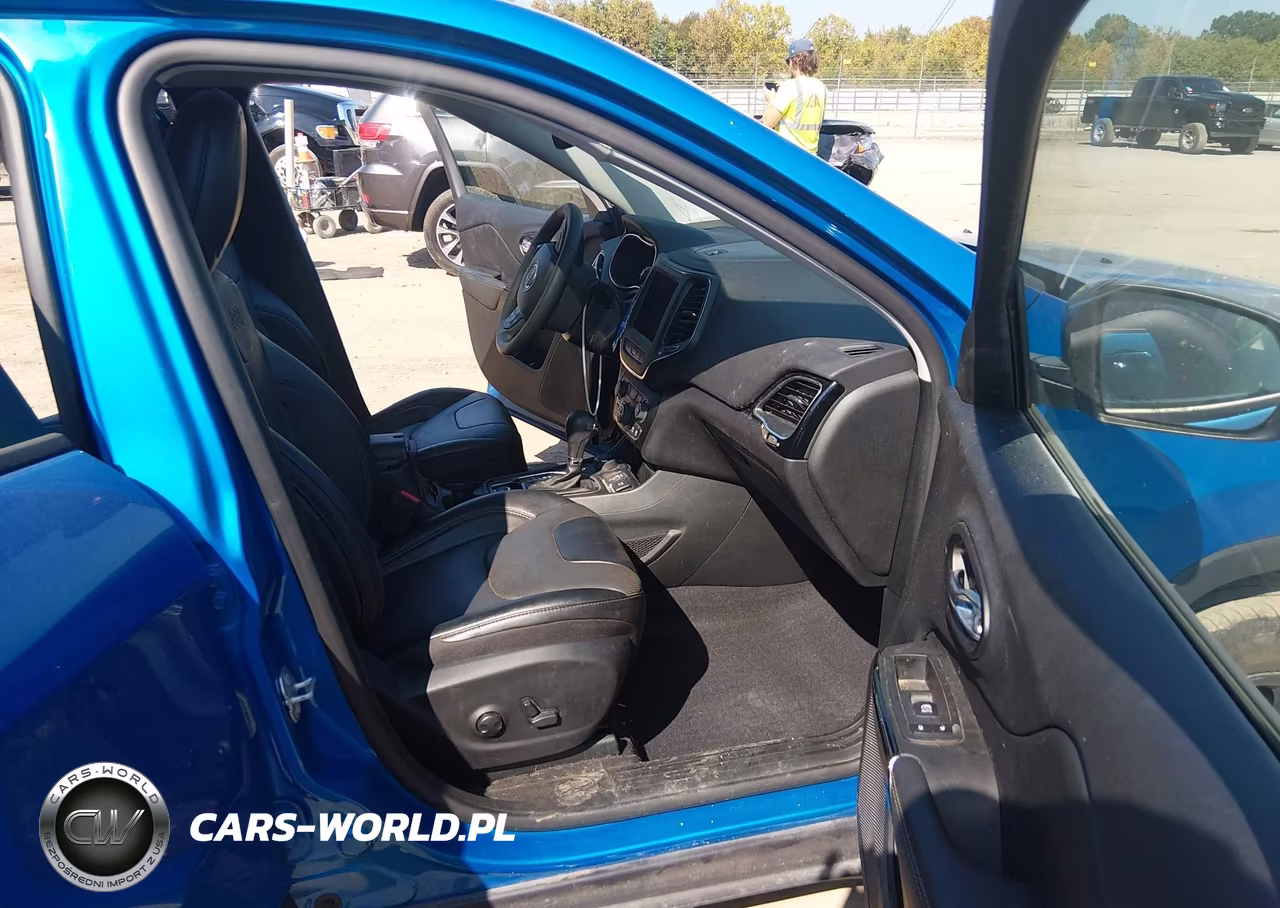 2023 Jeep Cherokee Altitude Lux 4X4 VIN:1C4PJMMB7PD108861 - 5