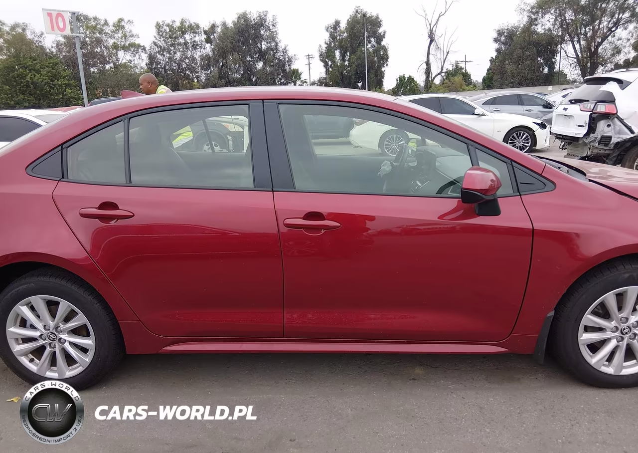 2025 Toyota Corolla Hybrid Le VIN:JTDBCMFE9S3108466 - 13