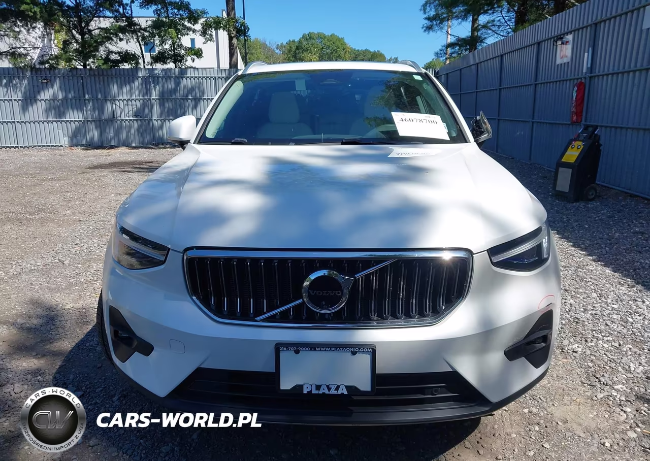 2025 Volvo Xc40 B5 Plus Bright Theme VIN:YV4L12UEXS2603814 - 12