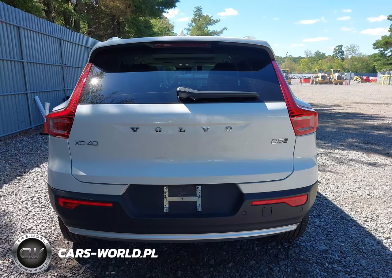 2025 Volvo Xc40 B5 Plus Bright Theme VIN:YV4L12UEXS2603814 - 16