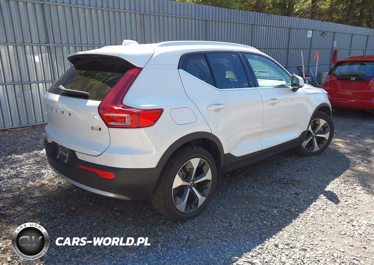2025 Volvo Xc40 B5 Plus Bright Theme VIN:YV4L12UEXS2603814 - 4